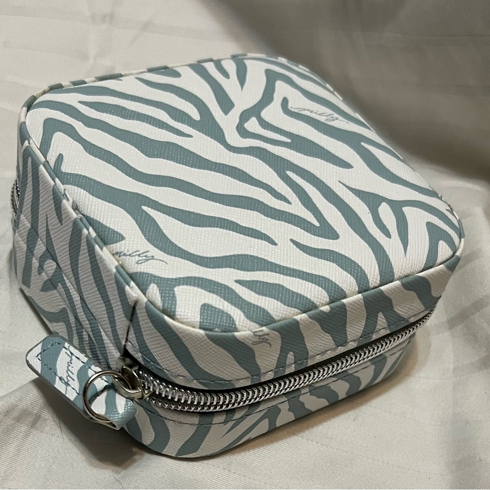 White and Gray Jewelry Box - Picture 2 of 5